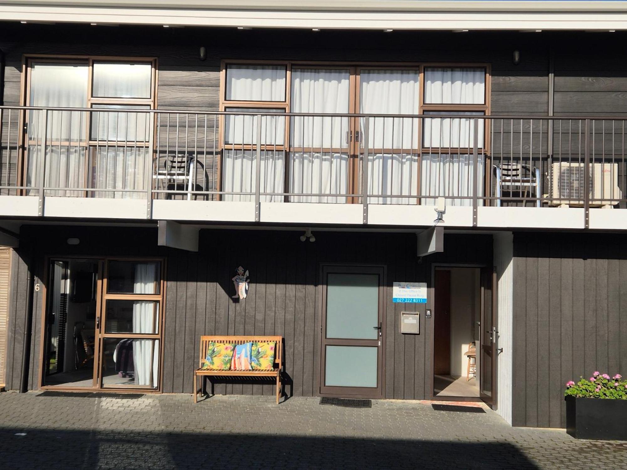 Blue Marlin Apartments Whitianga Exterior photo